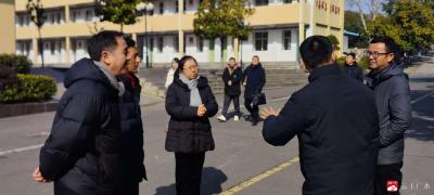 筑牢安全防线，守护平安假期 ——随州市教育局领导检查十里街道办事处中心中学寒假前校园安全工作