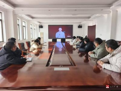 汲取榜样力量 践行初心使命  ——陈巷镇组织年轻干部集中观看“中国好人榜”发布仪式