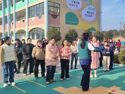 童趣食光暖童心 家园携手育新苗