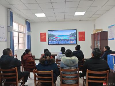 城西社区组织收看 “中国好人榜” 发布仪式 汲取榜样力量 传递文明新风