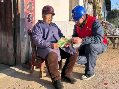 “红马甲”暖心服务守护独居老人 广水供电保障乡村温暖过冬 