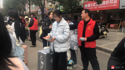 禁毒宣传进校园 护航青春助成长 ——城郊办事处利用月假契机开展高中禁毒集中宣传活动