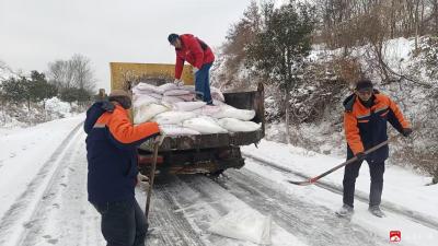以雪为令 昼夜奋战 广水公路全力保障干线畅通