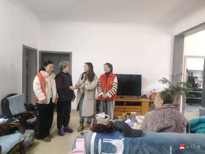 南关社区：新春送温暖 关怀暖人心