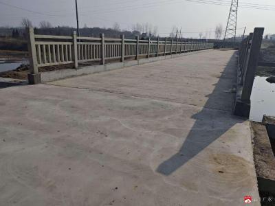 李店镇：新春通桥暖民心 便民畅行迎佳节