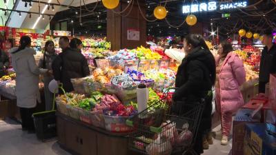 春节我在岗 商超服务暖人心