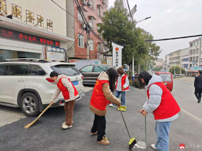 蔡河镇开展清洁家园行动  青春助力焕新颜