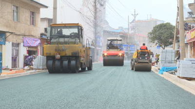广水：应山城区防洪排涝项目顺利完成主线沥青摊铺