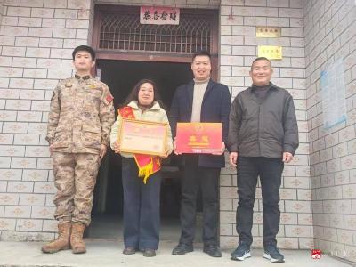 军营立功显荣光 喜报千里传家乡