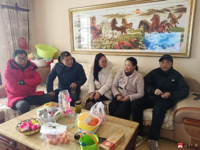 情系退休教师 慰问温暖人心——杨寨镇中心幼儿园开展走访慰问退休老教师活动