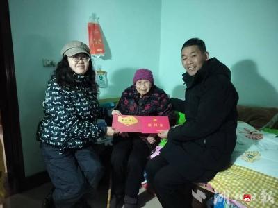 浓情迎新春 慰问暖军休