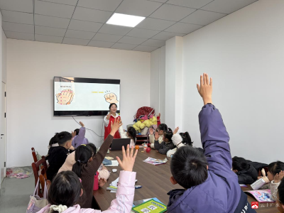 城郊街道跑马场社区：情绪润成长 指尖年味浓