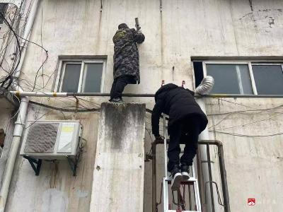 许家井社区：真情为民办实事 安装路灯暖民心