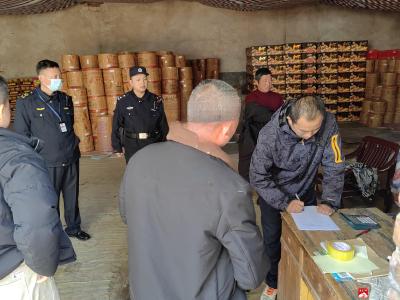 马坪市场监管所开展春节期间烟花爆竹安全专项整治行动