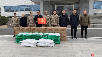 刘鹏、雷江燕走访慰问驻广部队官兵