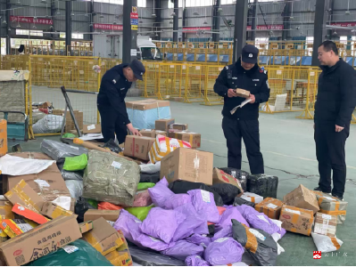 严把“印刷关” 守好“物流门”—经济开发区开展“扫黄打非”专项检查
