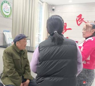 初心不改！九十高龄老党员到社区交党费