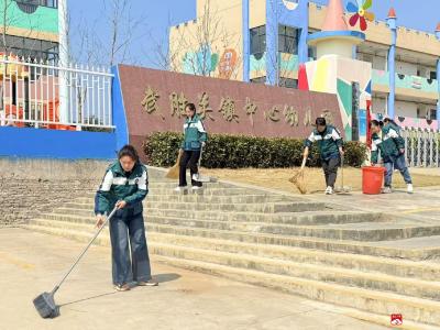 武胜关镇中心幼儿园开展“清洁家园”百日攻坚行动