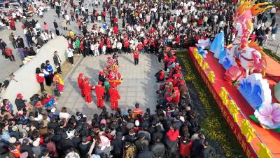 元宵踏青乐享自然     温情陪伴幸福夕阳