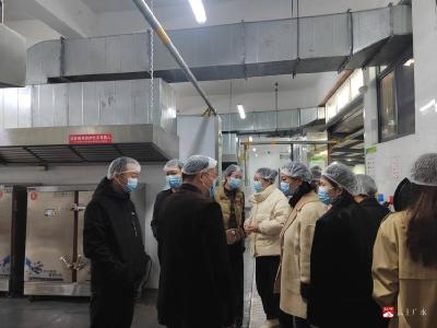 大手拉小手“食”安伴左右——广水市实验小学开展学校食堂开放日活动