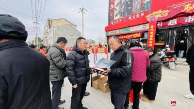 家门口找工作！稳就业 保用工——  广水市镇办巡回招聘会在关庙镇举行