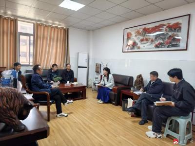 校际联动聚合力 共研共享促成长——邓州市致远学校赴我校开展自主高效课堂示范交流活动