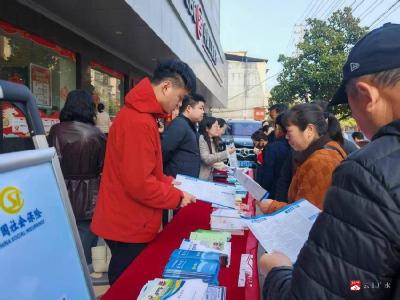 人社普法进基层 营商环境再提升