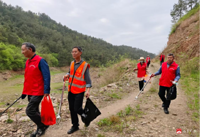 映山红绽中华山 文明赏花沐春风