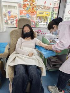 爱心献血，情暖印台山——广水市职教中心育才高中教职工积极参与无偿献血活动