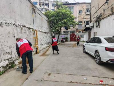 东关社区开展爱国卫生月活动暨“清洁家园”行动