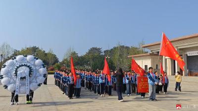 清明祭英烈 传承红色魂  ——广水市方子学校开展清明节祭扫活动  