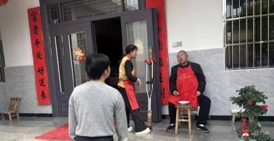 应山街道北关社区：文明祭祀忆先人  绿色清明树新风