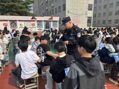 警校同心护平安 法治护航育新人