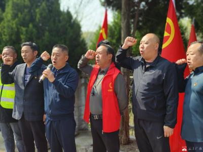 清明徒步祭英烈 赓续初心承忠魂  ——长岭镇中心学校开展祭扫胡海泉烈士活动  