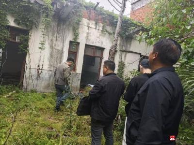 北关社区联合测绘部门开展危房专项排查