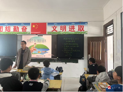 筑牢防溺安全线 守护生命每一程—— 武胜关镇杨家河小学开展防溺水主题班会活动