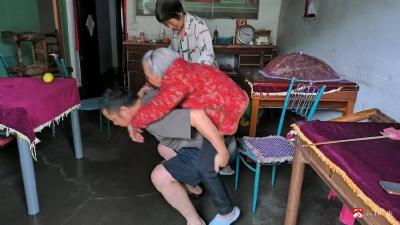 暴雨突袭守初心 逆行担当护平安  ——陈巷镇干群全力迎战极端强降雨