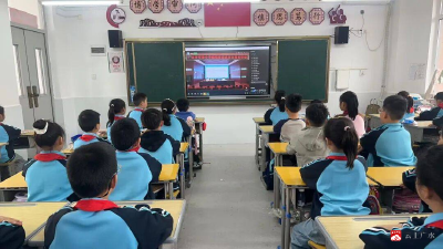 法治课上的“特别老师”