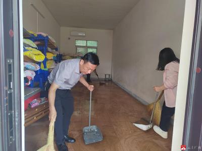暴雨突袭显担当 抢险清淤护校园—— 广水市永阳学校渡蚁桥校区全力筑牢校园安全防线