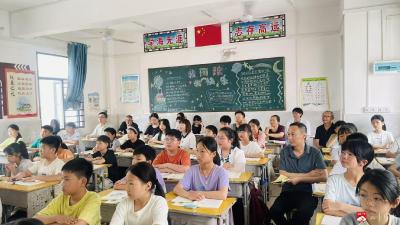 广水市教研室赴城郊中心小学教联体开展教学视导