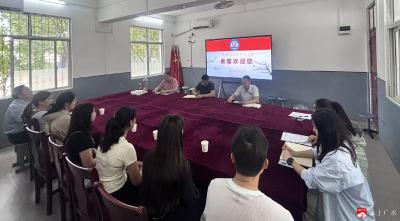 长岭镇中心小学：家长巡厨督细节，学校陪餐守健康