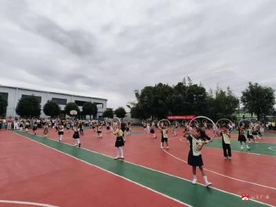 特色育人润童心 悦动童年促成长——武胜关镇中心小学举行班级社团活动展演