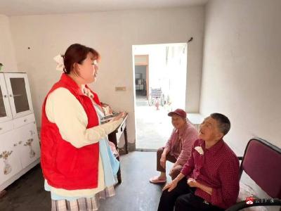 ​应山街道胜利街社区：入户走访 筑牢老年反诈“防火墙”