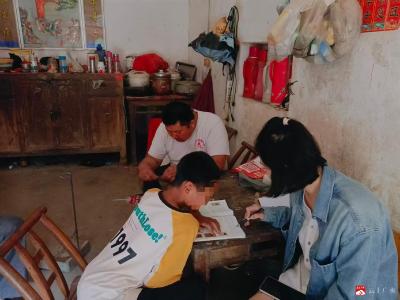 广水骆店中学：小饭桌变课桌 送教暖童心