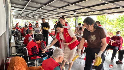 粽叶飘香情谊浓：黑虎冲社区志愿者走进养老院共庆端午