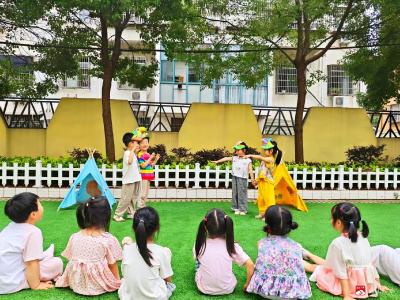 童趣相伴 快乐成长  ——广办三小教联体西河幼儿园开展学前教育宣传月趣味游戏活动