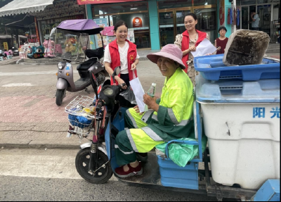 安居镇：送清凉、防溺水、话家常......这个夏天，他们用行动沁民心