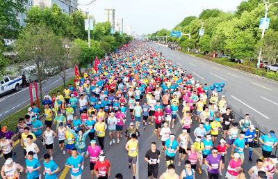 【众志成城 首创首成】 文明咸宁 幸福满城——写在咸宁成功创建全国文明城市之际 