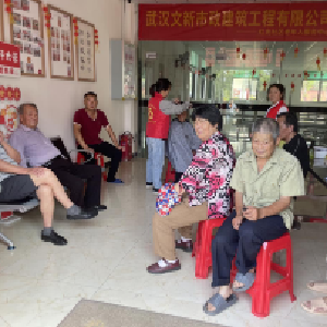 红光社区开展公益理发活动