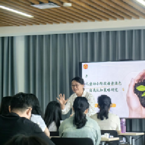 东西湖区妇联举办家庭教育指导讲座